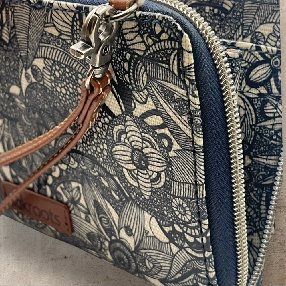 Sakroots Artist Circle Smartphone Wallet, Detachable Wristlet Strap Navy & Tan